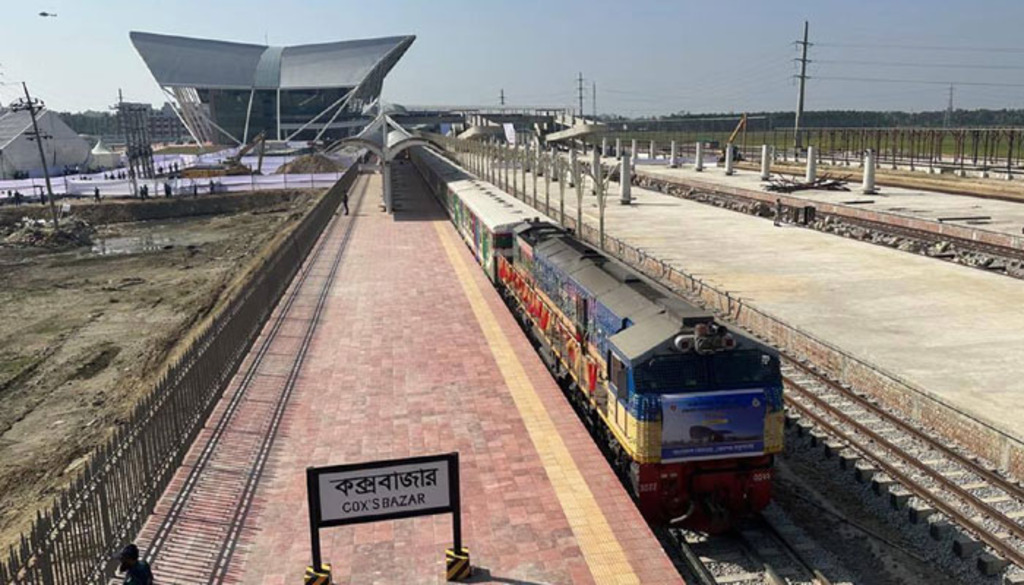 coxsbazar-station-train (1)