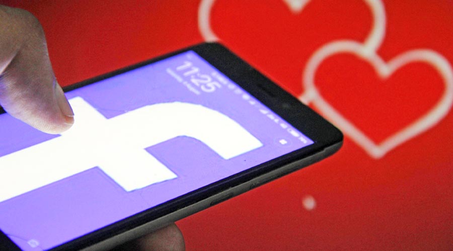 03-Facebook