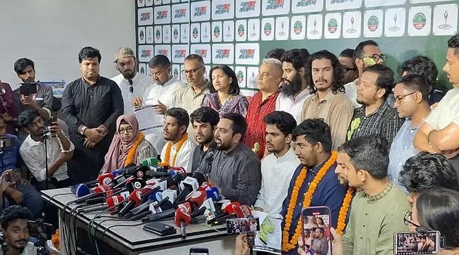 তেল নিয়ে ‘নাটক’ করেছে সরকার, সিন্ডিকেটের প্রভাবের অভিযোগ নাহিদের