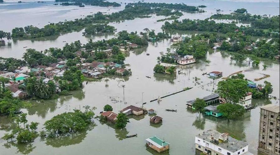 অতিরিক্ত বৃষ্টিপাতে বাড়ছে বন্যার শঙ্কা