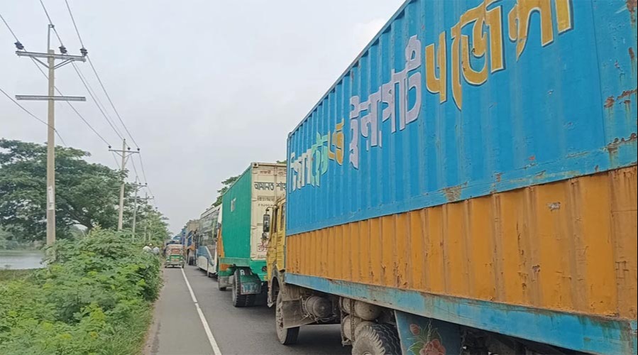 dhaka-chittagong-highway-traffic-jam-comilla-meghna-bridge_6a0e91823c64a-1779339650