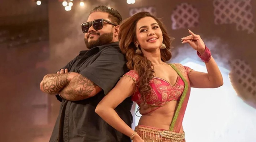 নতুন গানে ঝড় তুললেন নুসরাত ফারিয়া