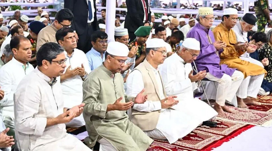 প্রধান জামাতে নামাজ আদায় করলেন রাষ্ট্রপতি ও প্রধানমন্ত্রী