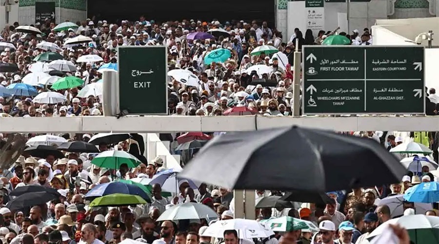 হজের আনুষ্ঠানিকতা শুরু, মিনায় লাখো হজযাত্রী