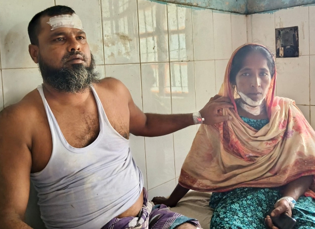সাপাহারে প্রতিপক্ষের হামলায় স্বামী – স্ত্রী গুরুতর আহত