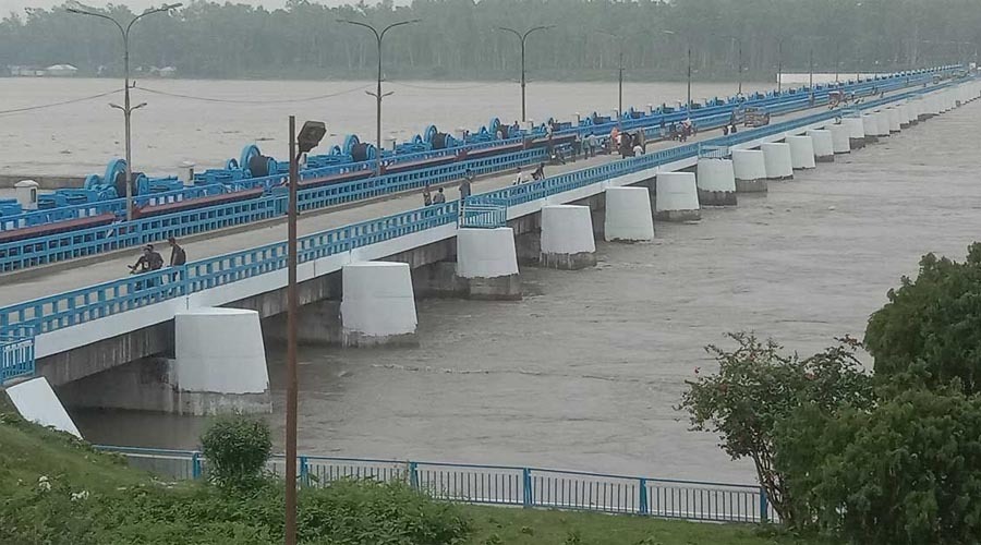 উজানের ঢলে বিপৎসীমার কাছাকাছি তিস্তার পানি, বন্যা আতঙ্কে নদীপাড়ের মানুষ