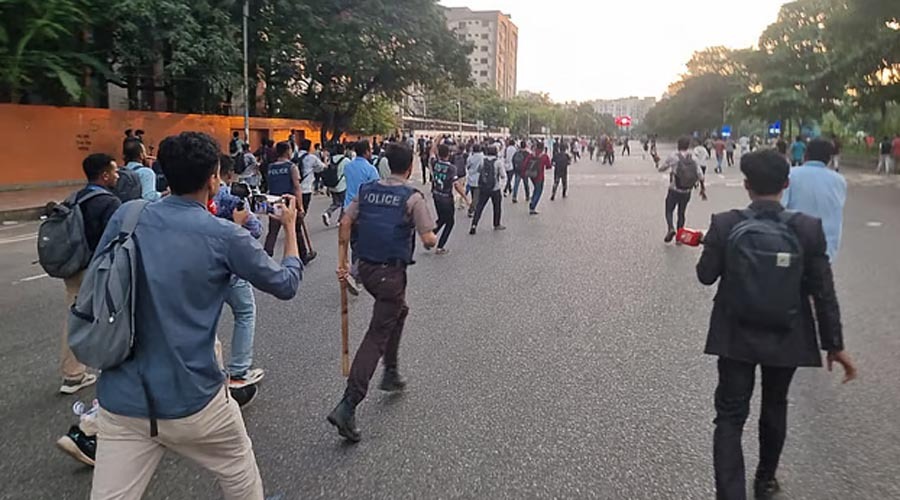 hsc-students-protest-parliament-building-dhaka_6a563de645e48-1784036838