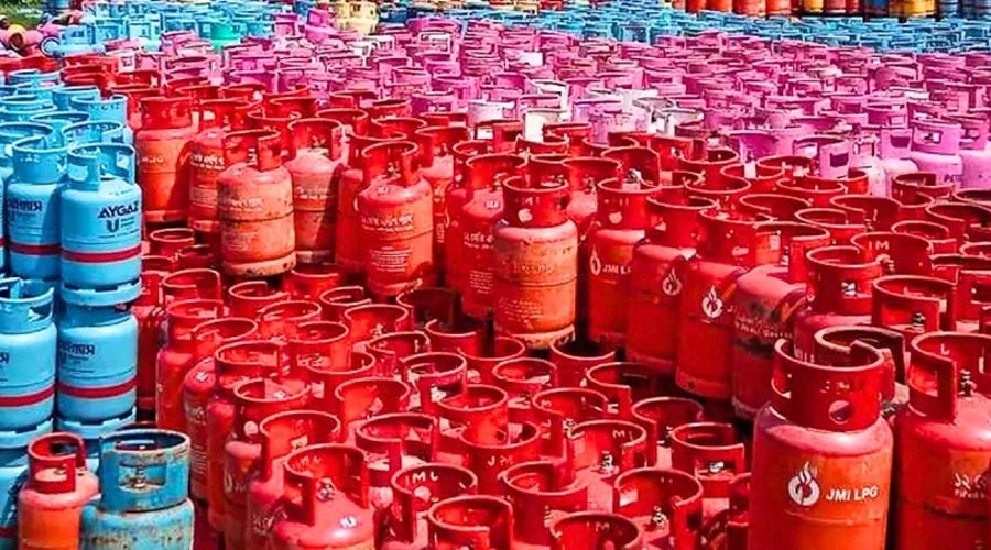 এলপিজির দাম ৩৫৭ টাকা কমল, ১২ কেজি সিলিন্ডার এখন ১ হাজার ৫২৮ টাকা