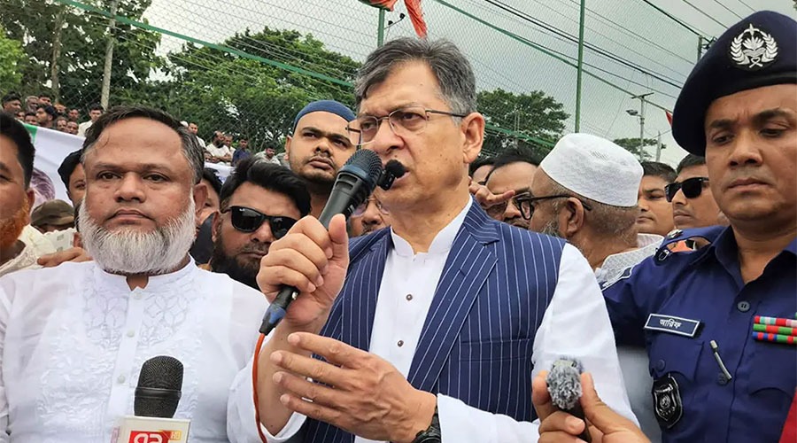 বন্যাদুর্গত মানুষের সহায়তায় সরকারি ও বেসরকারি উদ্যোগ অব্যাহত: স্বরাষ্ট্রমন্ত্রী