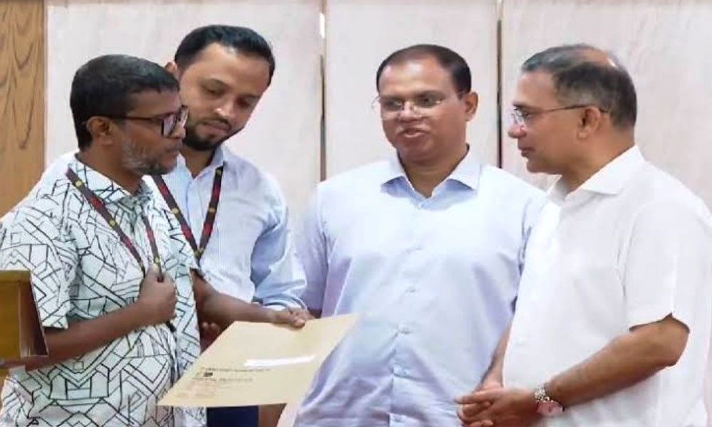গুম-খুন ও শহীদ পরিবারের ৭৪ জনকে নিয়োগপত্র দিলেন প্রধানমন্ত্রী