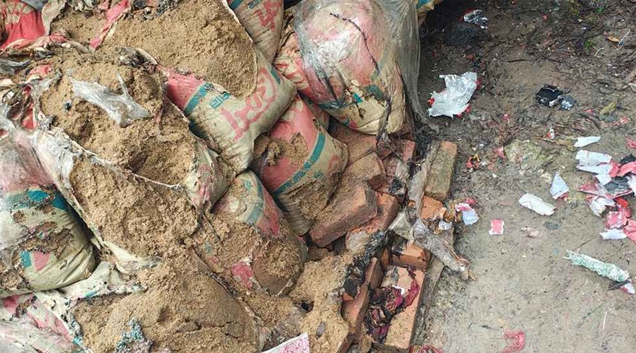 চিপসের প্যাকেটে ‘বোমা’, আহত ৩ জন হাসপাতালে