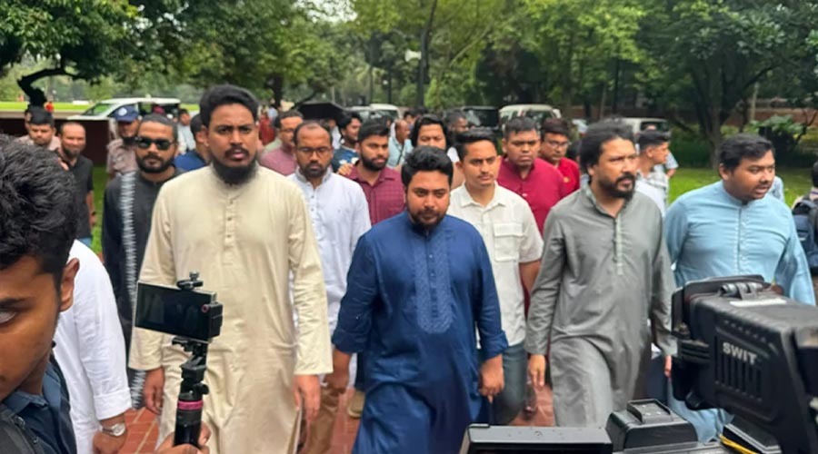 জুলাই স্মৃতি জাদুঘর পরিদর্শনে এনসিপির ৫০ সদস্যের প্রতিনিধি দল