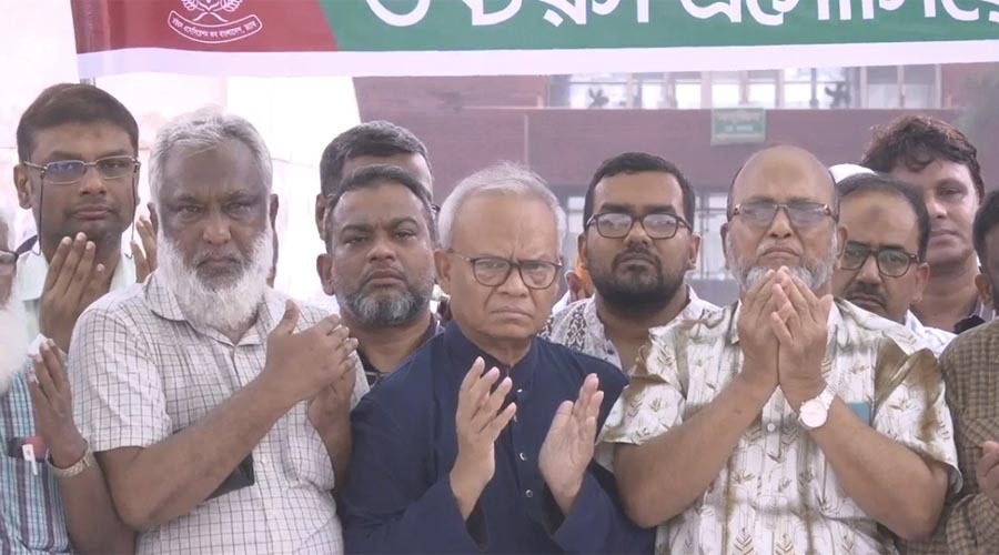 সরকারকে ব্যর্থ করতে একটি দল চক্রান্ত করছে, অভিযোগ রিজভীর