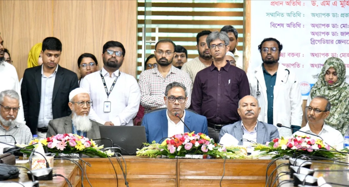 ডেঙ্গুতে মৃত্যুহার কমাতে ১,৬০০ চিকিৎসককে প্রশিক্ষণ দিচ্ছে সরকার