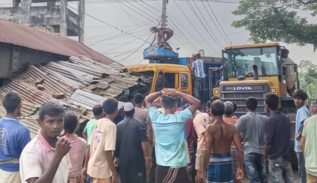 লালমনিরহাটে অটোরিকশায় ট্রাকের ধাক্কা, নিহত ৩
