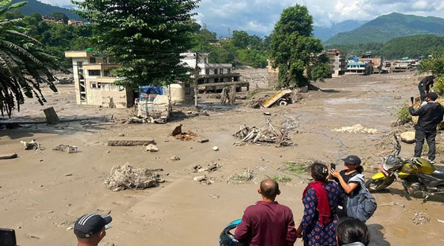 নেপালে ভয়াবহ আকস্মিক বন্যায় মৃতের সংখ্যা বেড়ে ১৩৪২