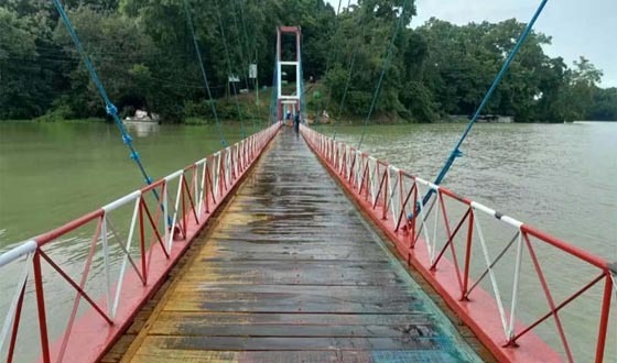 চলাচলে স্বাভাবিক হয়েছে রাঙ্গামাটির পর্যটন ঝুলন্ত সেতু