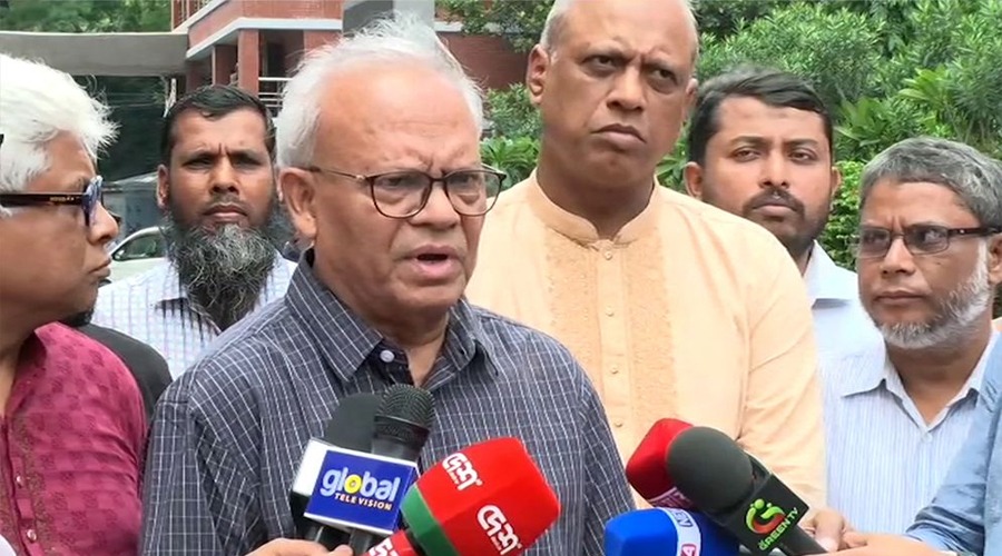বিরোধী দল ভুল ত্রুটি ধরিয়ে না দিয়ে ভিন্ন পন্থা বেছে নিচ্ছে: রিজভী