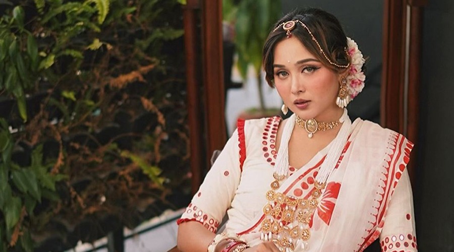 অনলাইন জুয়ার বিরুদ্ধে সোচ্চার হলেন চমক