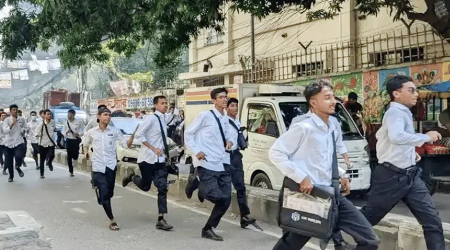 ঢাকা কলেজ ও আইডিয়াল কলেজের শিক্ষার্থীদের সংঘর্ষ