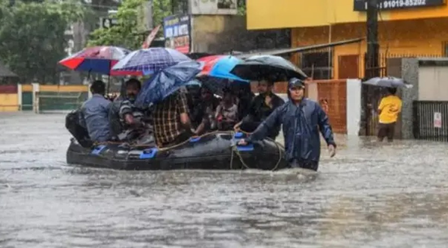 ভারতে ভয়াবহ বন্যা ও ভূমিধসে ৫৬ জন নিহত