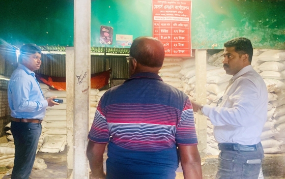 কালীগঞ্জে দুই সার ব্যবসায়ীকে ২ লাখ টাকা জরিমানা