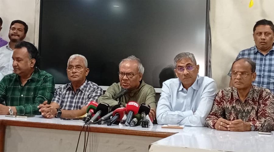 এক দফার হুঁশিয়ারি এলে বিএনপি হাত গুটিয়ে বসে থাকবে না: রিজভী