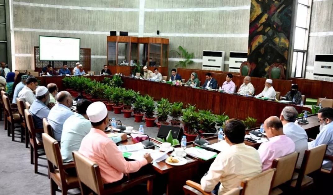 প্রাথমিক বিদ্যালয়ে খাবারের মান ও পুষ্টি নিশ্চিতের সুপারিশ সংসদীয় স্থায়ী কমিটির