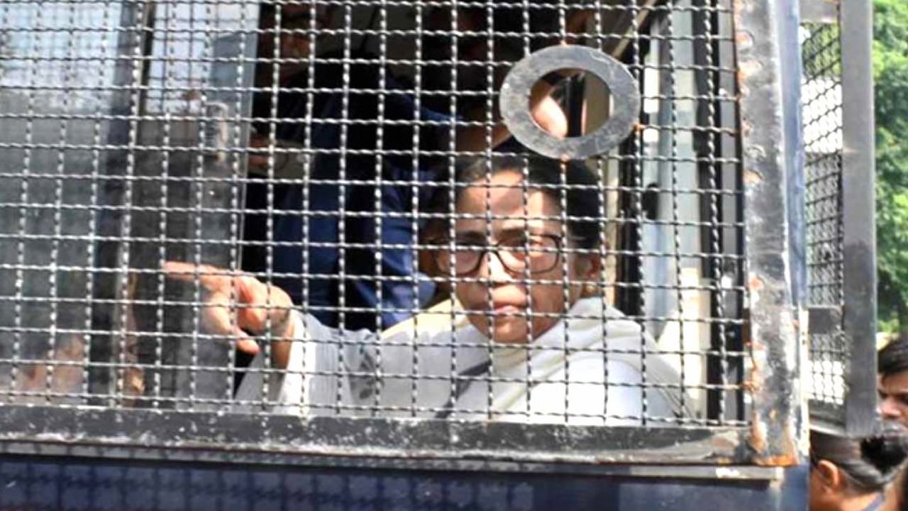 দিল্লি থেকে মমতা বন্দ্যোপাধ্যায় আটক
