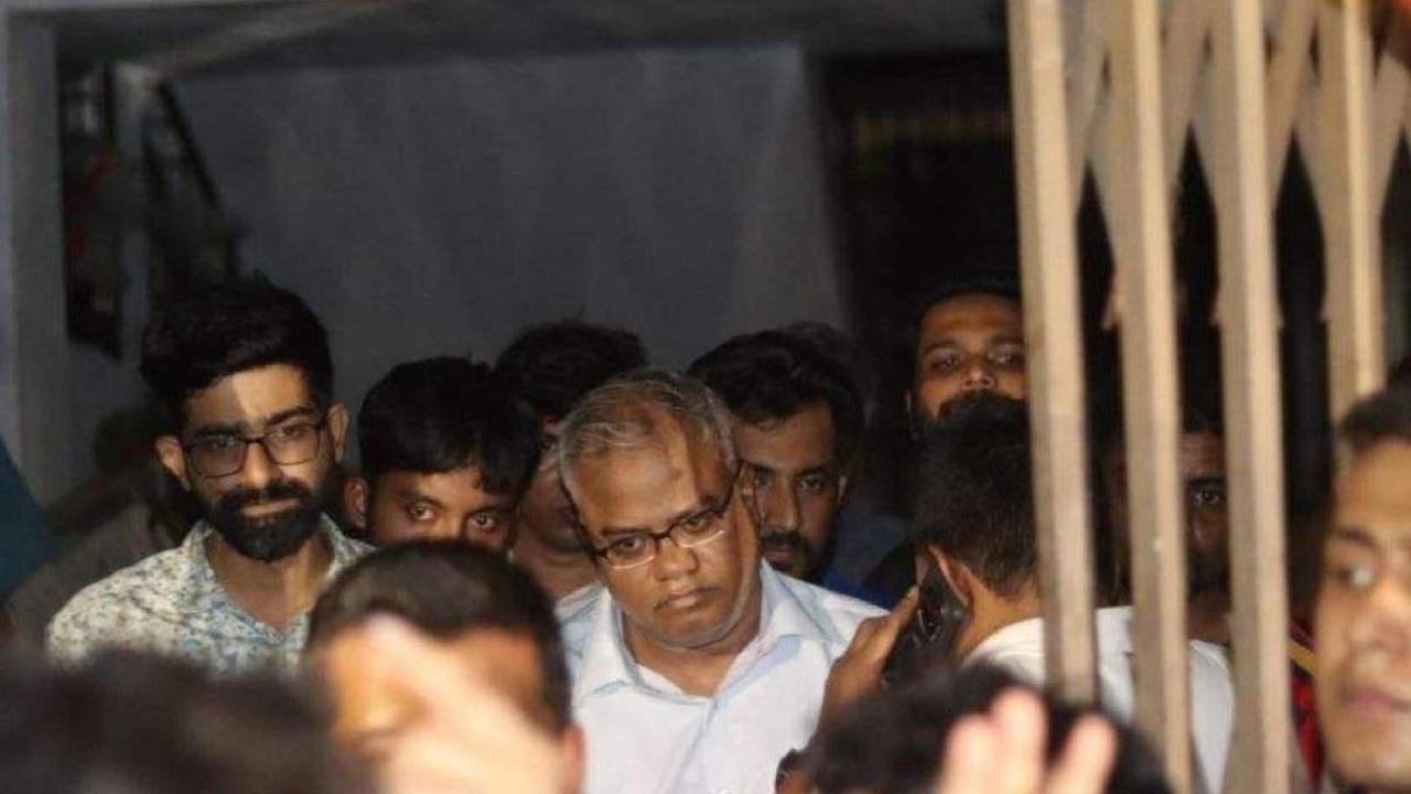 চুয়েট ভিসিকে সুস্থ হয়ে দ্রুত ক্যাম্পাসে ফেরার পরামর্শ