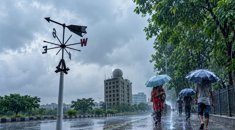 ৫ দিন দেশের বিভিন্ন অঞ্চলে বৃষ্টি, এরপর বাড়তে পারে প্রবণতা