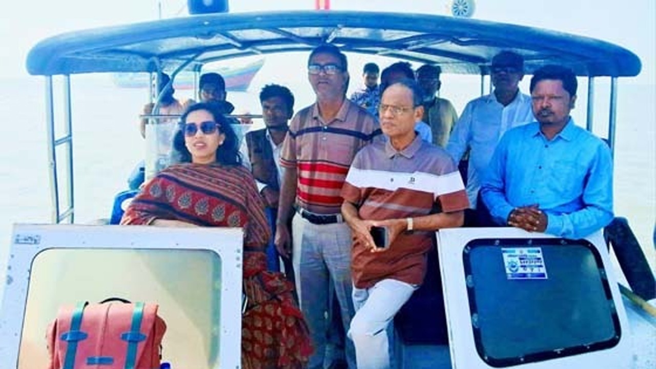 লৌহজংয়ে মা ইলিশ সংরক্ষণ অভিযানে ৫ জেলে আটক, বিপুল জাল জব্দ