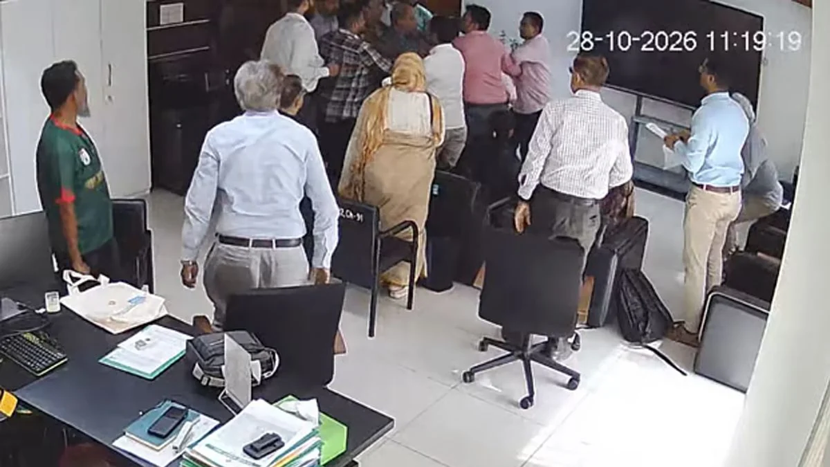 কার্যালয়ে ঢুকে আইইডিসিআরের পরিচালককে মারধরের অভিযোগ ড্যাবের বিরুদ্ধে