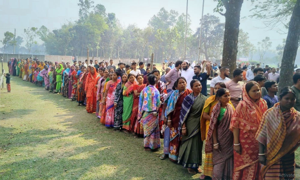 ঠাকুরগাঁও-১ আসনের উপনির্বাচনে শান্তিপূর্ণভাবে ভোটগ্রহণ চলছে, বাড়ছে ভোটারের উপস্থিতি